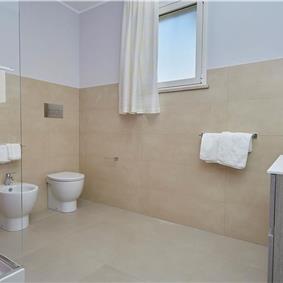 5 bedroom villa with infinity pool, Castellammare del Golfo, sleeps 9